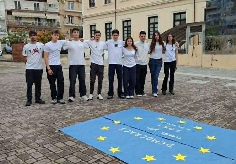 «Η Δημοκρατία χρειάζεται εσένα»: Διπλή δράση Βέροιας–Βόννης με πρωταγωνιστές μαθητές