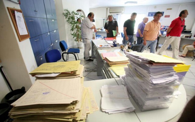 Χωρίς ασφάλιση λόγω οφειλών 330.000 ελεύθεροι επαγγελματίες – Πότε δικαιούνται βιβλιάριο ασθενείας