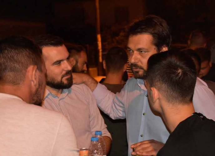 sigkentrosi filon mpartzoka meliki 8