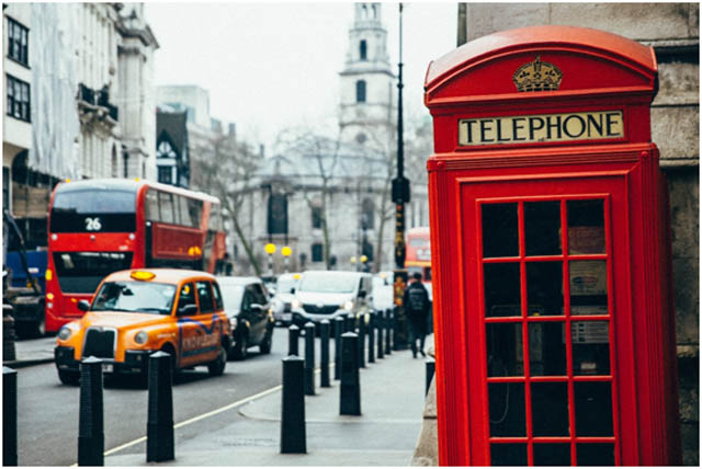 akadimos phone booth