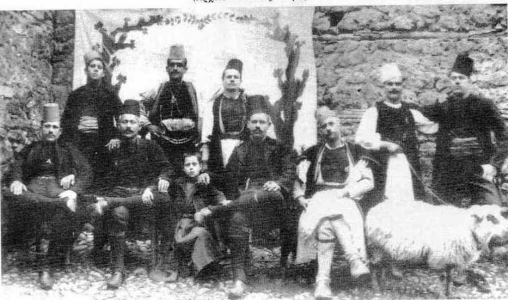 2. Οικογένεια Γεωργούλα Τσιαμήτρου Ξηρολίβαδο 1908. από το βιβλίο του Α