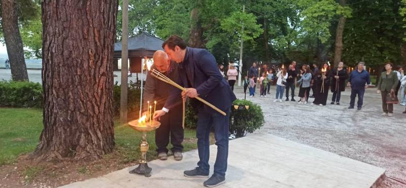 φωταγωγηση Φλόγα Μνήμης 2