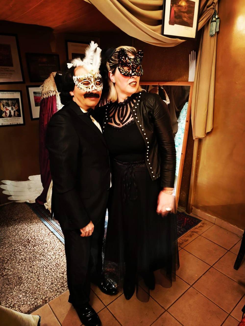 Masqué Salon 4